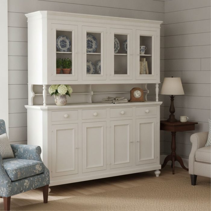 Vetrina Giselle finitura bianco consumato di Castagnetti 1928.