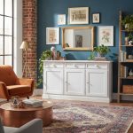 Credenza Yvette finitura bianco consumato di Castagnetti 1928.