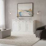 Credenza Yvette finitura bianco consumato di Castagnetti 1928.