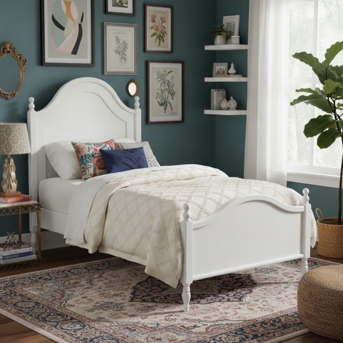 Letto singolo Nadine finitura bianco consumato di Castagnetti 1928.