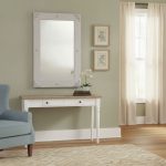 Specchio Nadine finitura bianco consumato di Castagnetti 1928.