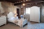 Cassettiera, letto e armadio NADINE colore SABBIA IMBIANCATO
