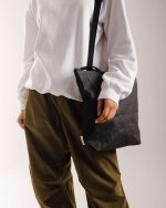 Zaino MINI XL nero di Essent'ial.