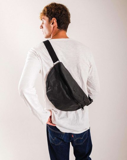 Il Marsupio Maxi nero di Essent'ial.