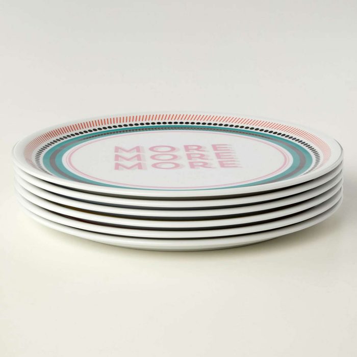 Piatto pizza More More More della collezione Guest di Bitossi Home.