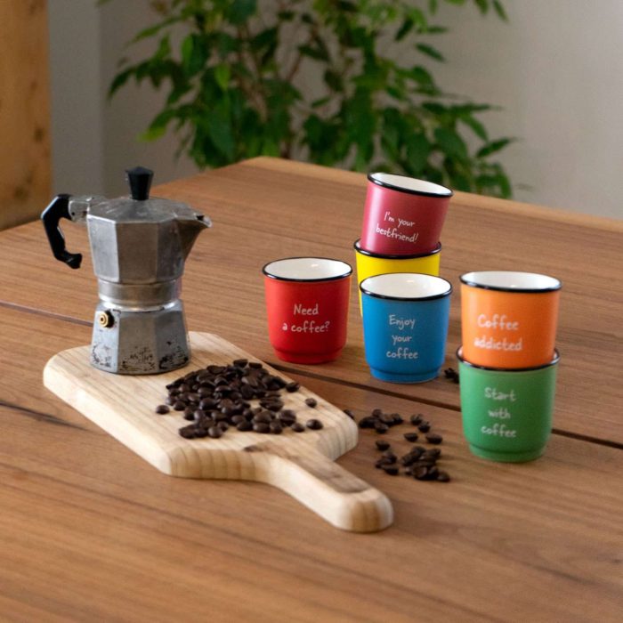 Set 6 tazzine caffè colorate con aforismi di WE Lifestyle.