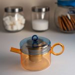 Teiera Olimpia arancione/blu di WD Lifestyle.