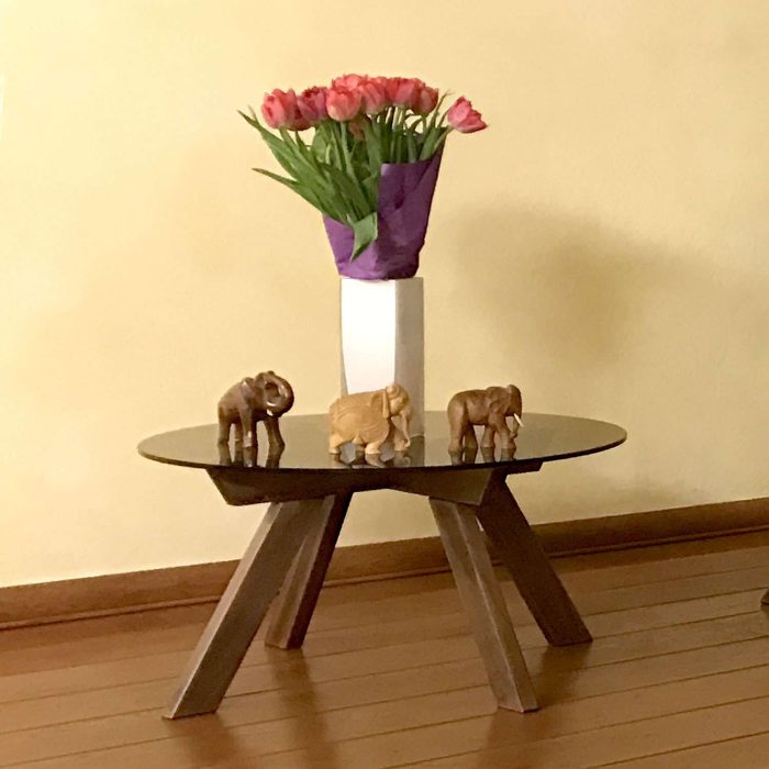 Tavolino Allegro in legno noce di Woodman.